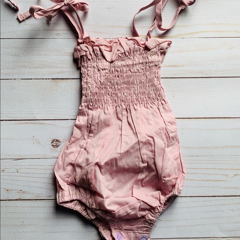Pink Lightweight romper for baby 👶🏽 💜